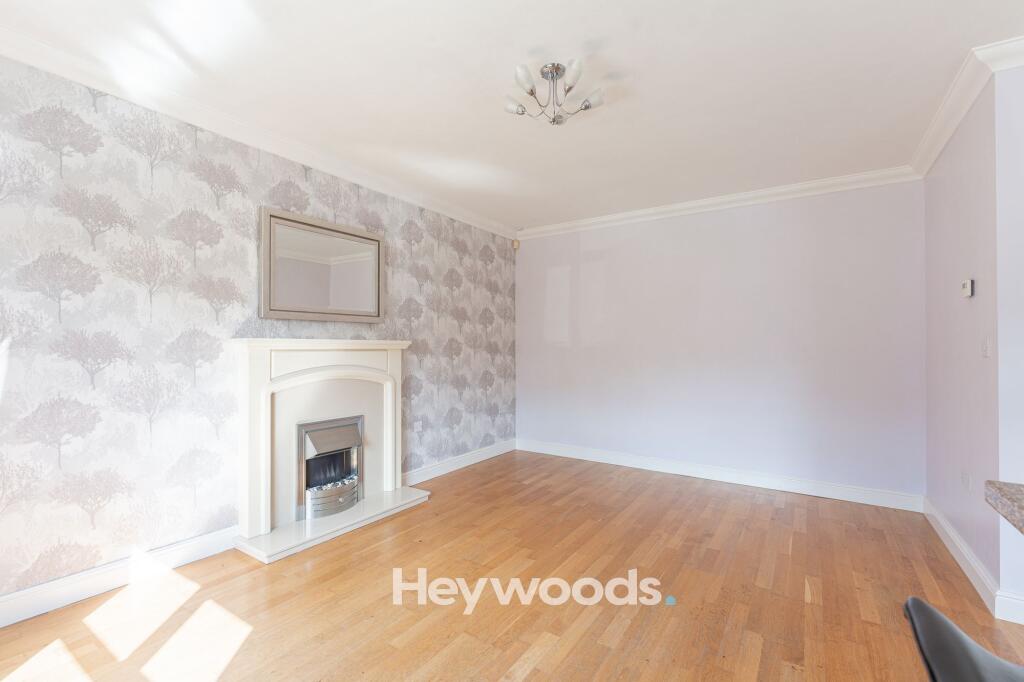 Apartment in Newcastle-under-Lyme, Hempstalls - More