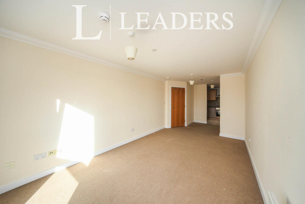 Apartment in Luton - View 5