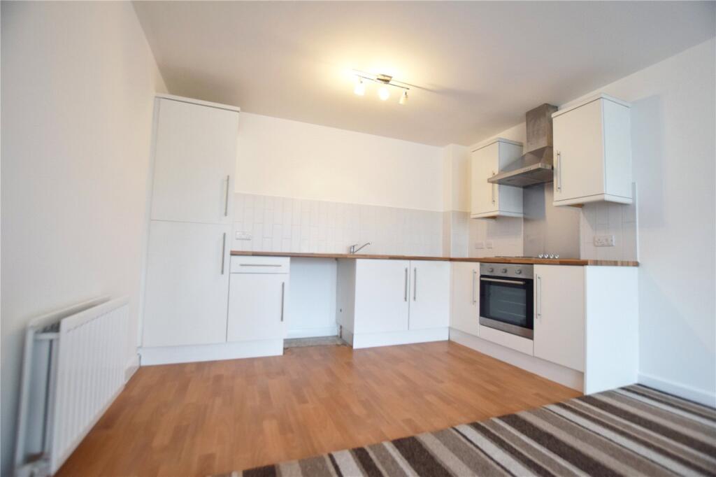Apartment in Leeds, West Yorkshire - View 4