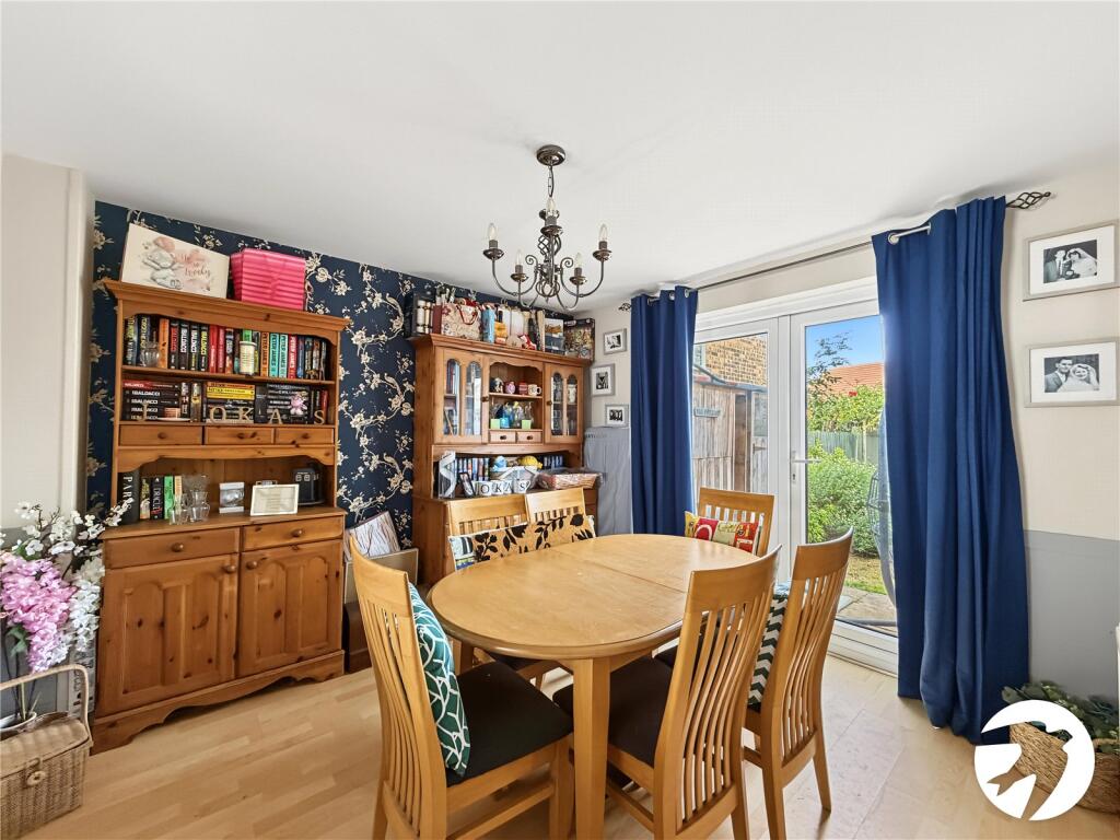 House in Chatham, Wayfield - More