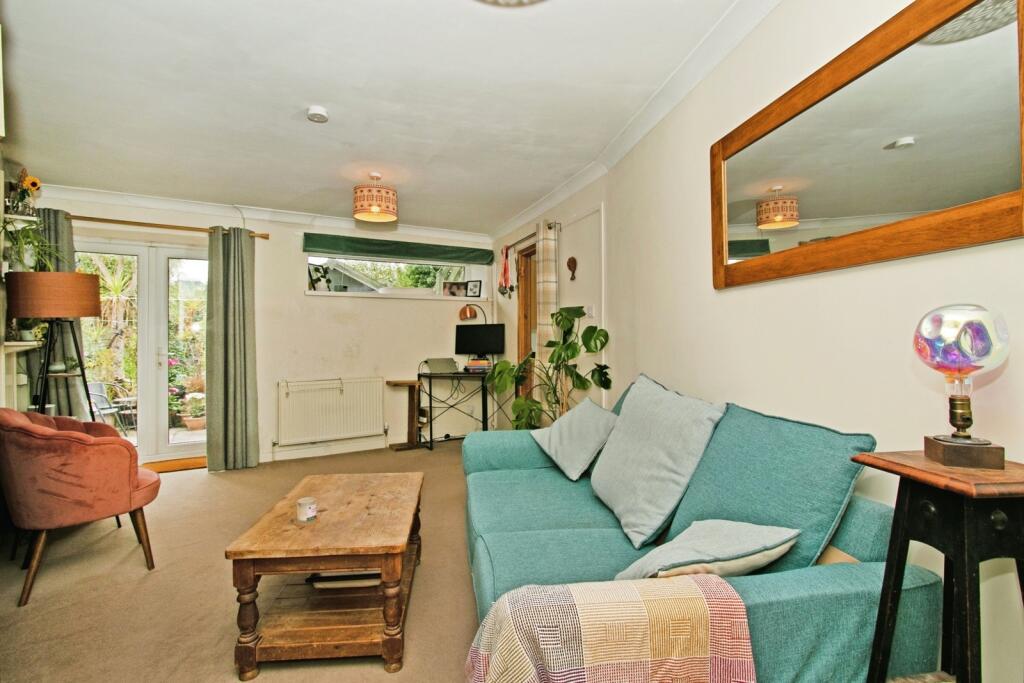 Apartment in Penryn, Bissom - More