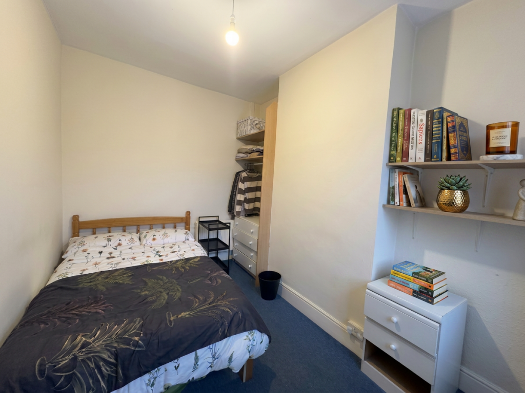 6 bedroom house for rent