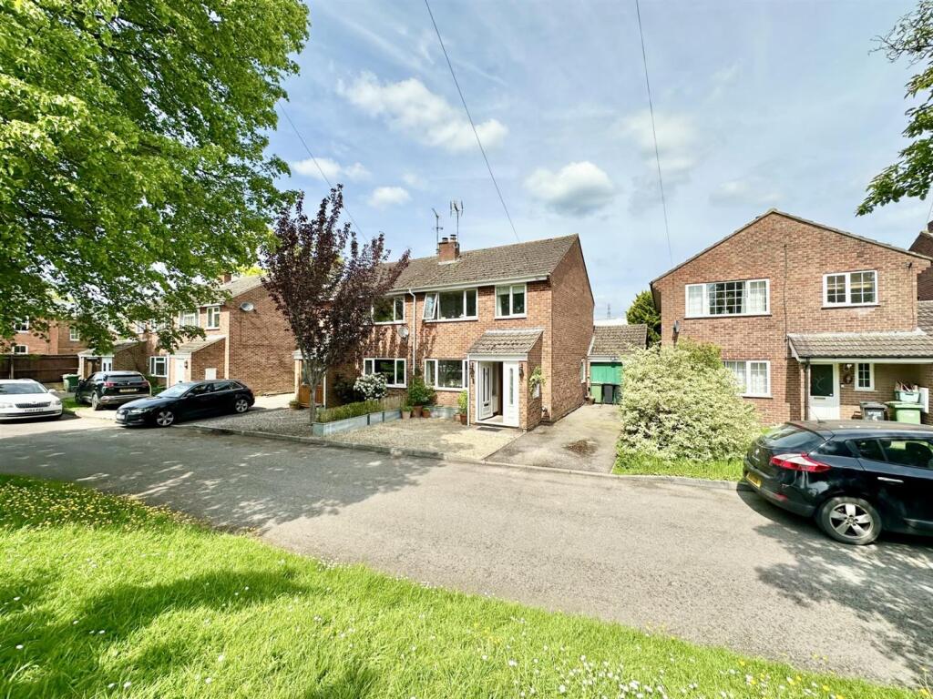3-bed semi-detached on Darell Gardens, Frampton On Severn, Gloucester, £340,000