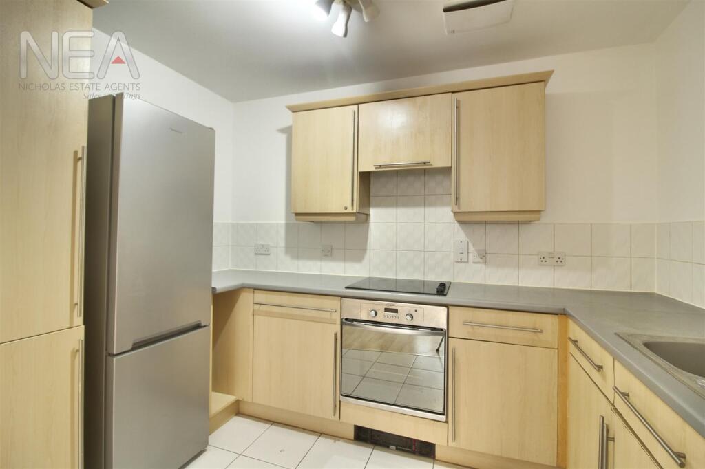 Apartment in Reading - More
