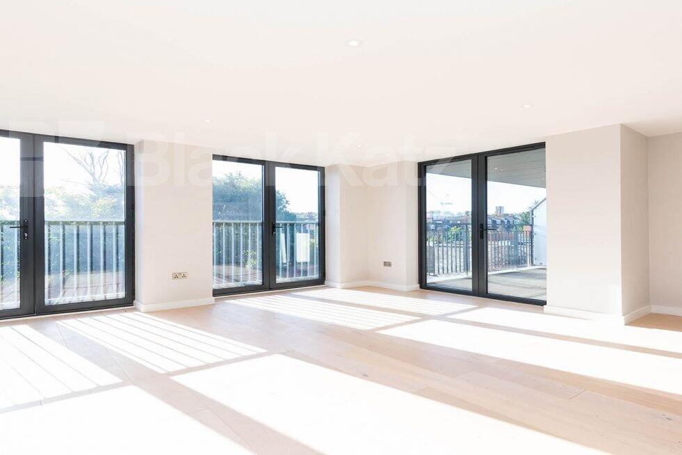 Main image of property: Tottenham Lane, Crouch End N8