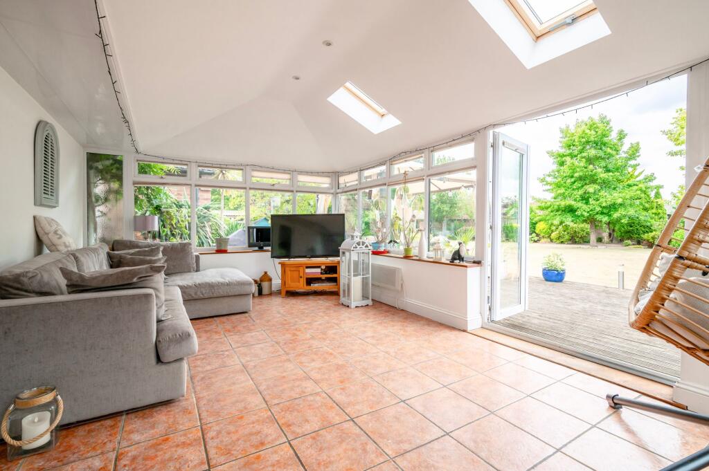 Gurney Road, New Costessey photo 3