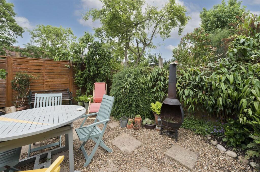 House in Croydon - View 5