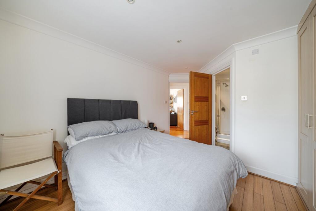 Apartment in London - View 3