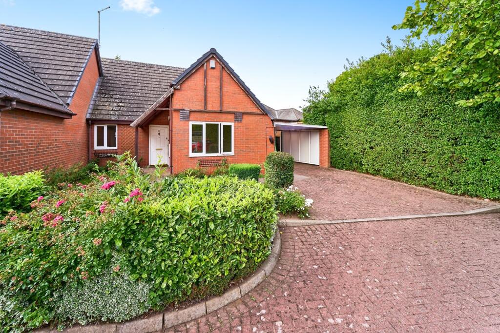 2-bed house on Thornbridge Grove, Walsall Wood, Walsall, West Midlands, WS9, £120,000