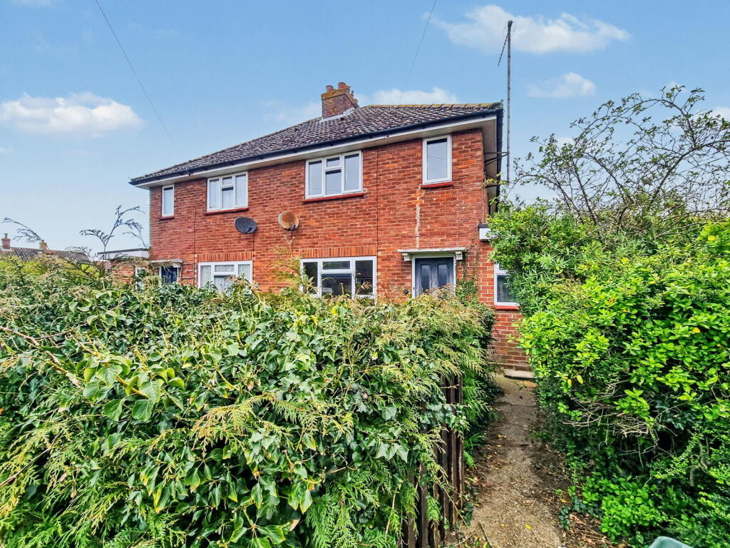 3-bed semi-detached on Orford, Suffolk, £200,000