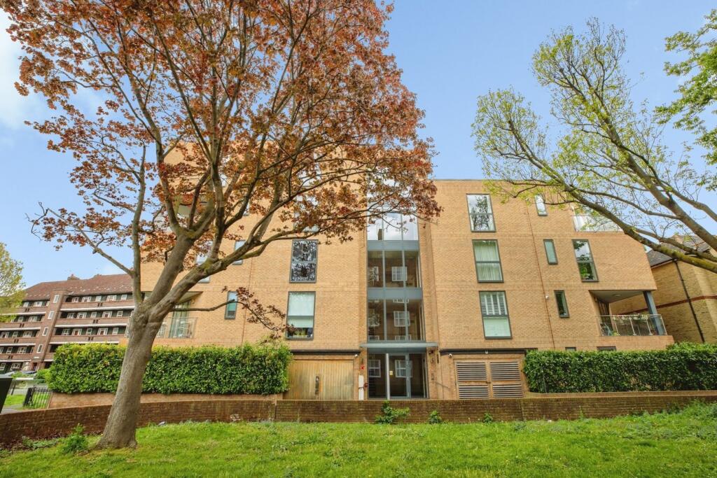 Main image of property: Alvey Street, London, SE17