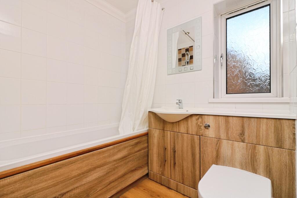 Additional image 6 of Hedges Close, Hatfield, AL10