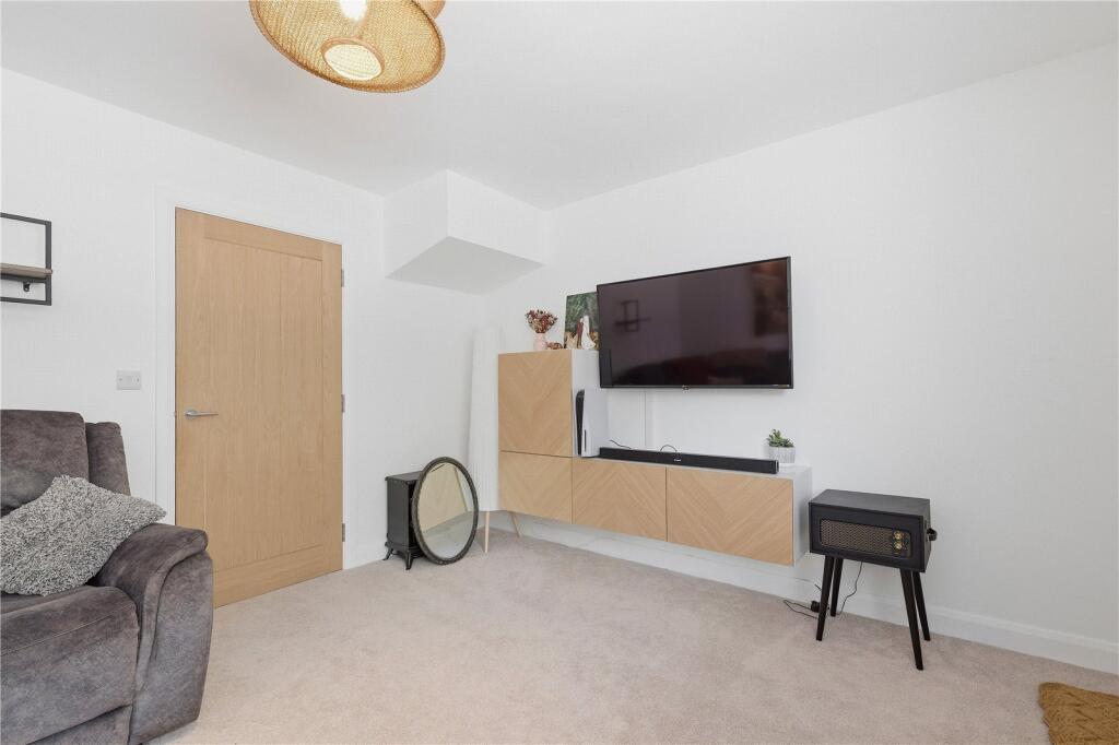 House in Pendle, Barnoldswick - More