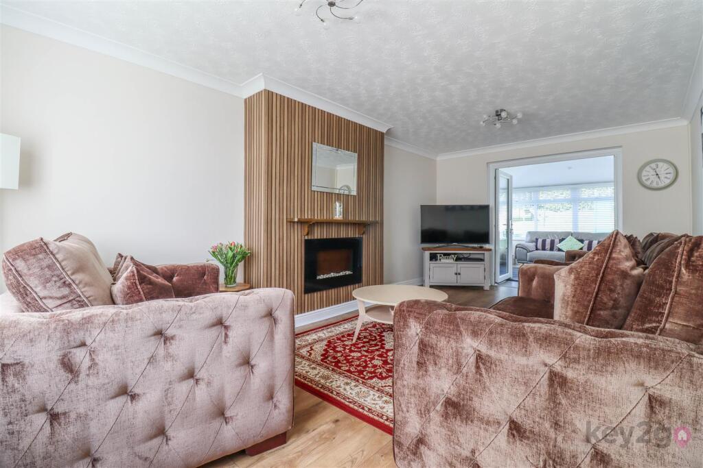 Grassington Close, Hackenthorpe, S12 photo 2