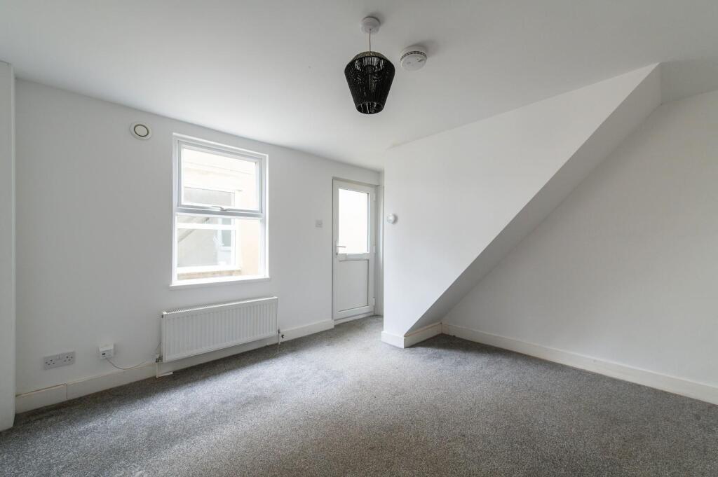 House in Dartford - View 3