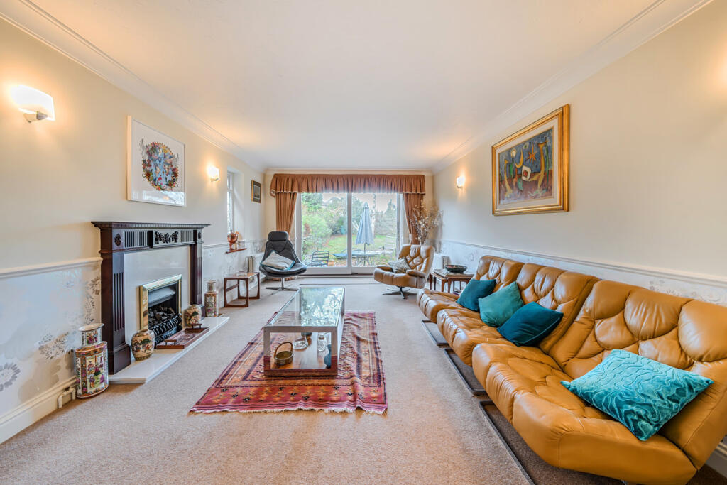 5-bed detached on Eastbury Avenue, Northwood, Middlesex, £1,295,000