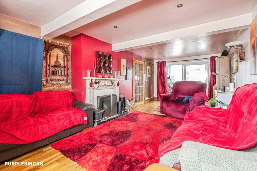 House in Mole Valley, Surrey - View 2