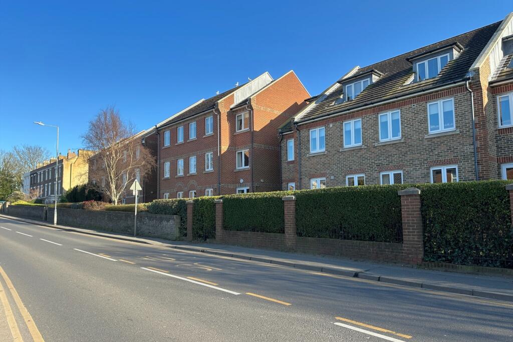 1-bed house on Beechwood Avenue, Deal, CT14, £139,950