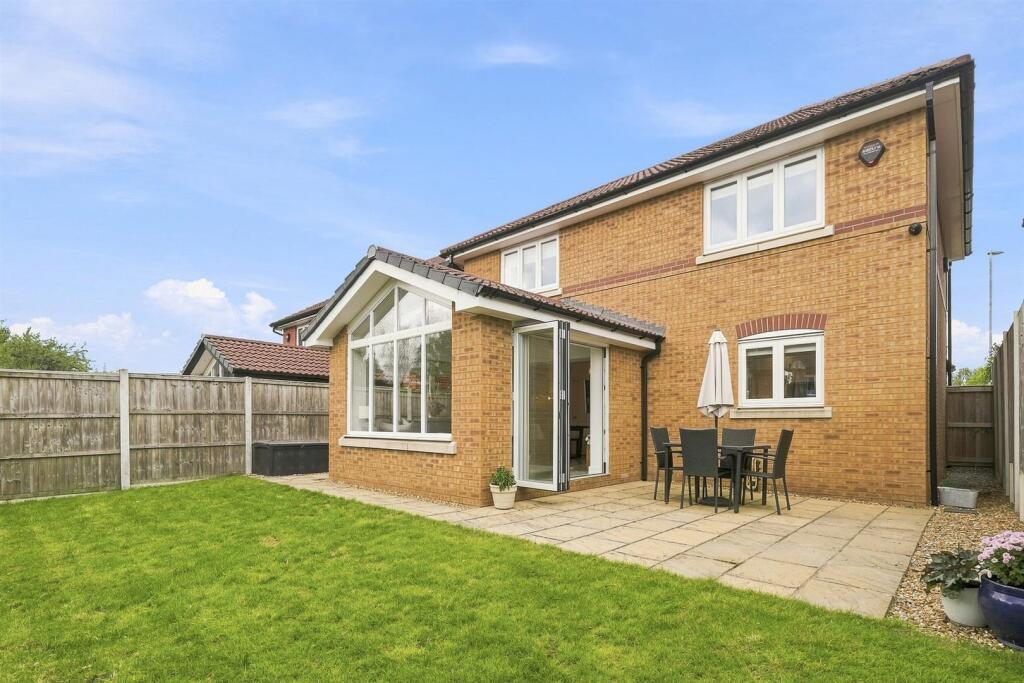 House in Macclesfield, Cheshire East - View 4
