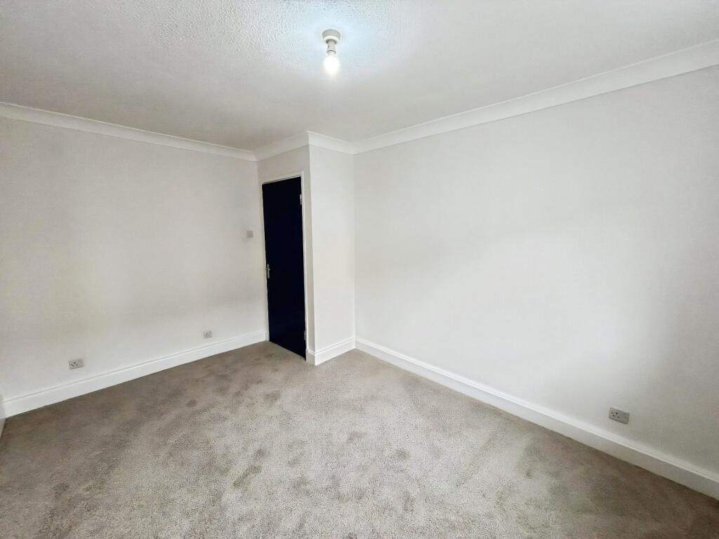 Squires Court, Canterbury Gardens, Salford, M5 - Mehr