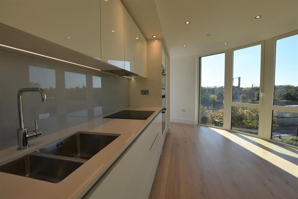 26 Yardley Court photo 3