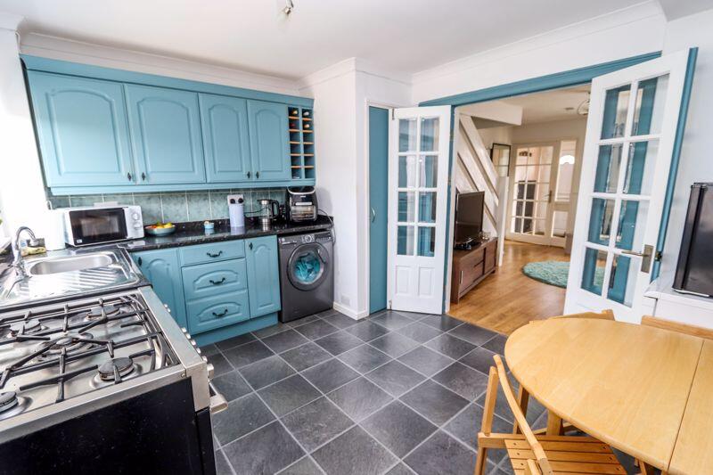 Yeoward Road, Clevedon photo 4