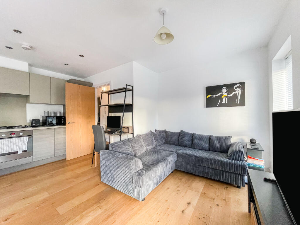 Apartment in Birmingham, West Midlands - View 3