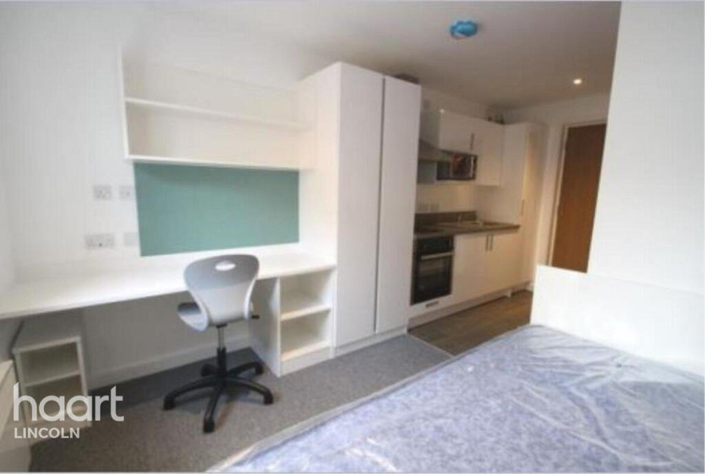 Main image of property: High Street, Lincoln