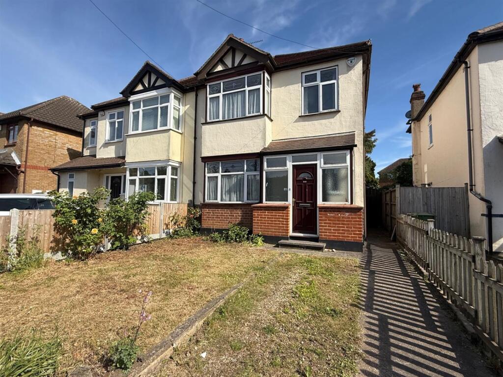 3-bed semi-detached on Roman Road, Mountnessing, Brentwood, £425,000