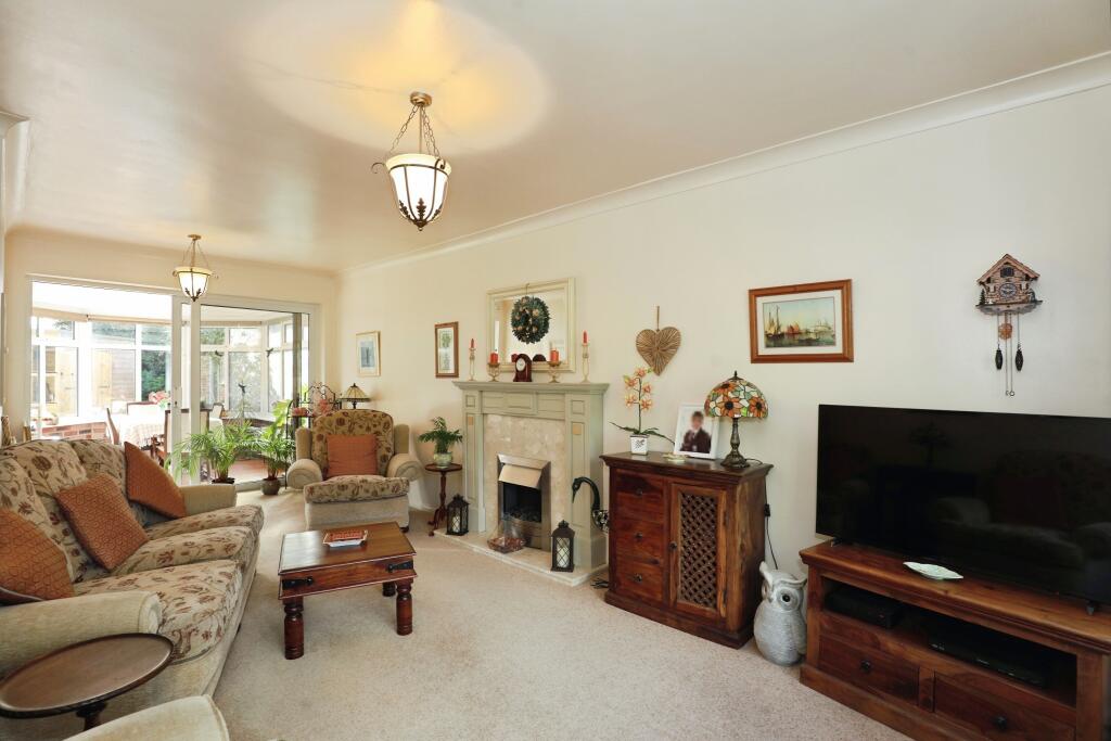 Jenkinson Close, Newcastle, ST5 photo 2