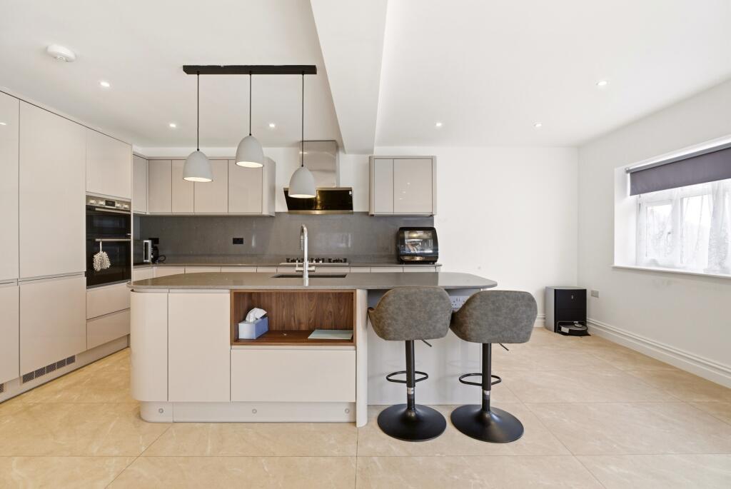 Additional image 8 of Grove Road, Harpenden, Hertfordshire, AL5