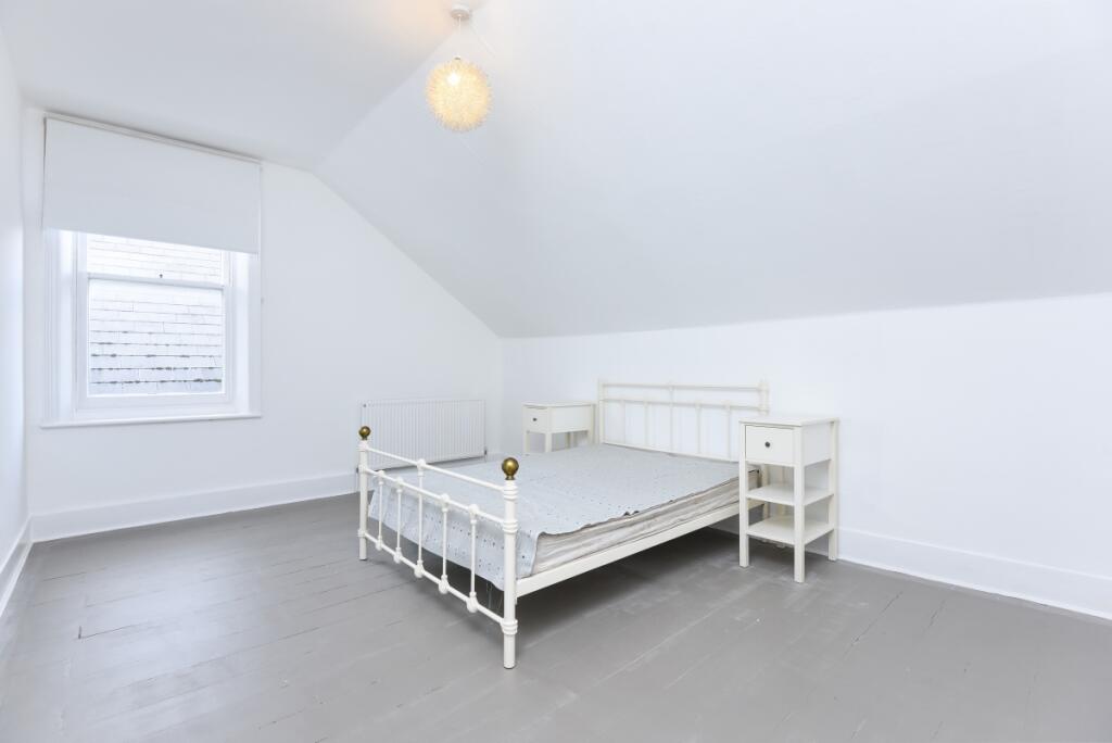 Apartment in London - More