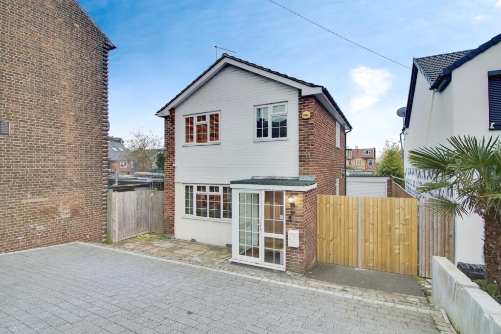 Main image of property: Rye Road, Hoddesdon