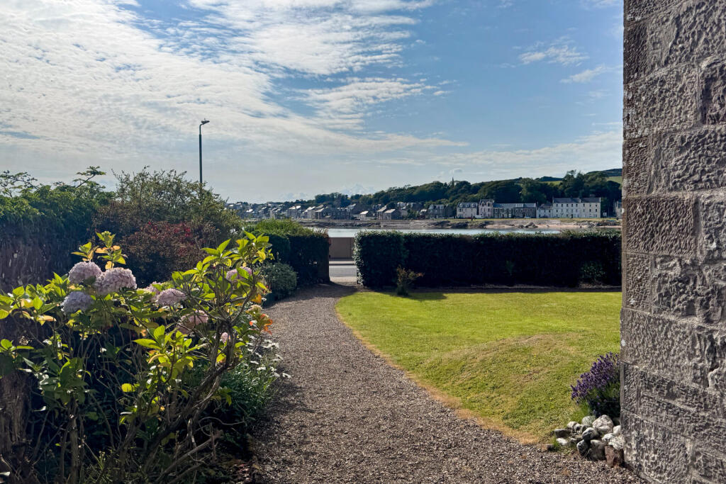 ‘Glenfruin’ 24 Marine Parade, Millport, KA28 0EE photo 2
