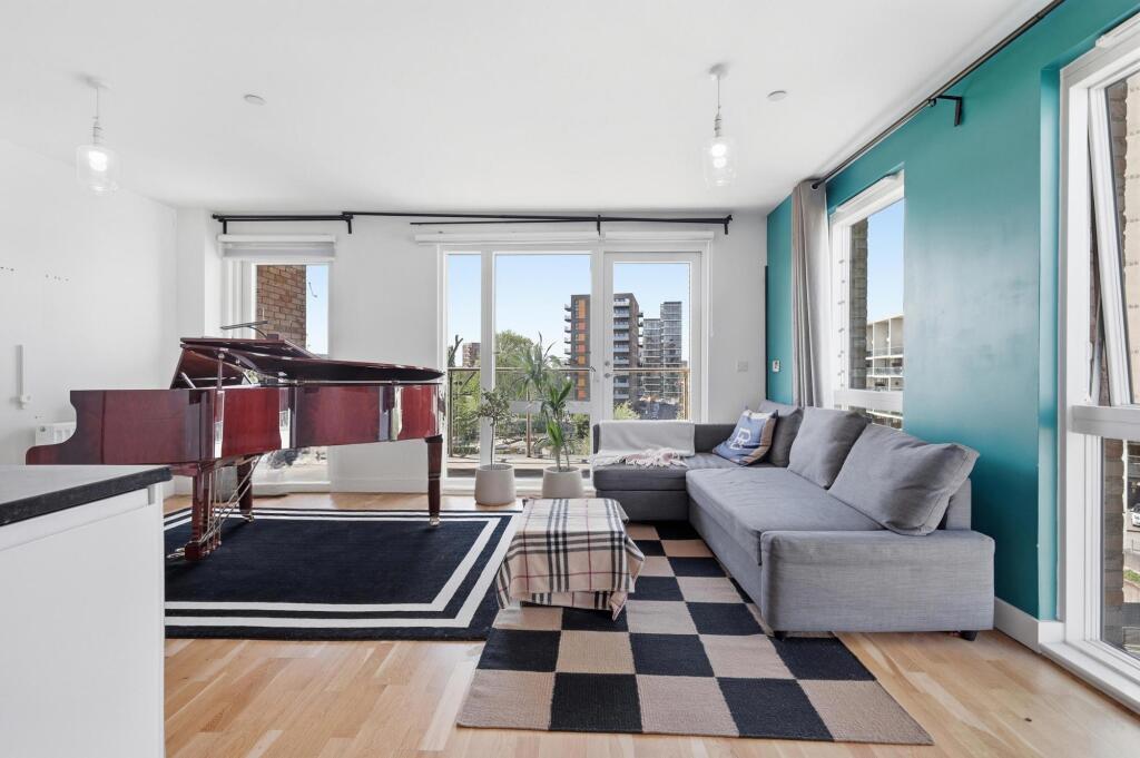 Main image of property: Wimhurst Court, Canary Wharf, E14