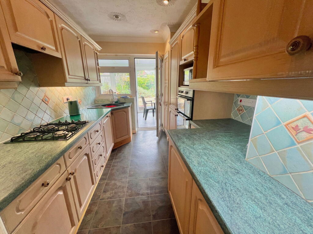South Close, Alverstoke, Gosport, PO12 2PS photo 3