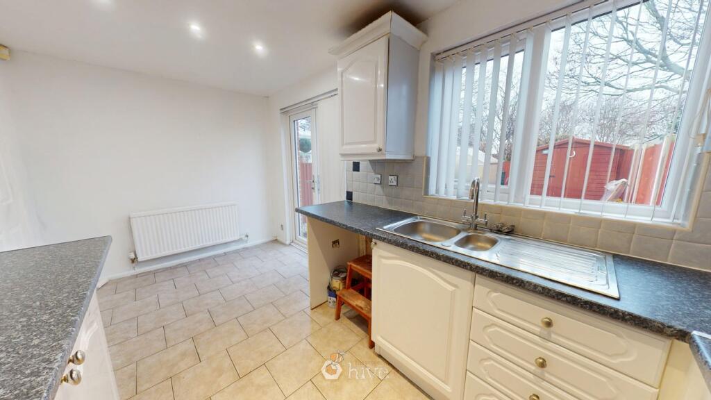 Shenley Close, Dunscroft, Doncaster, DN7 photo 4