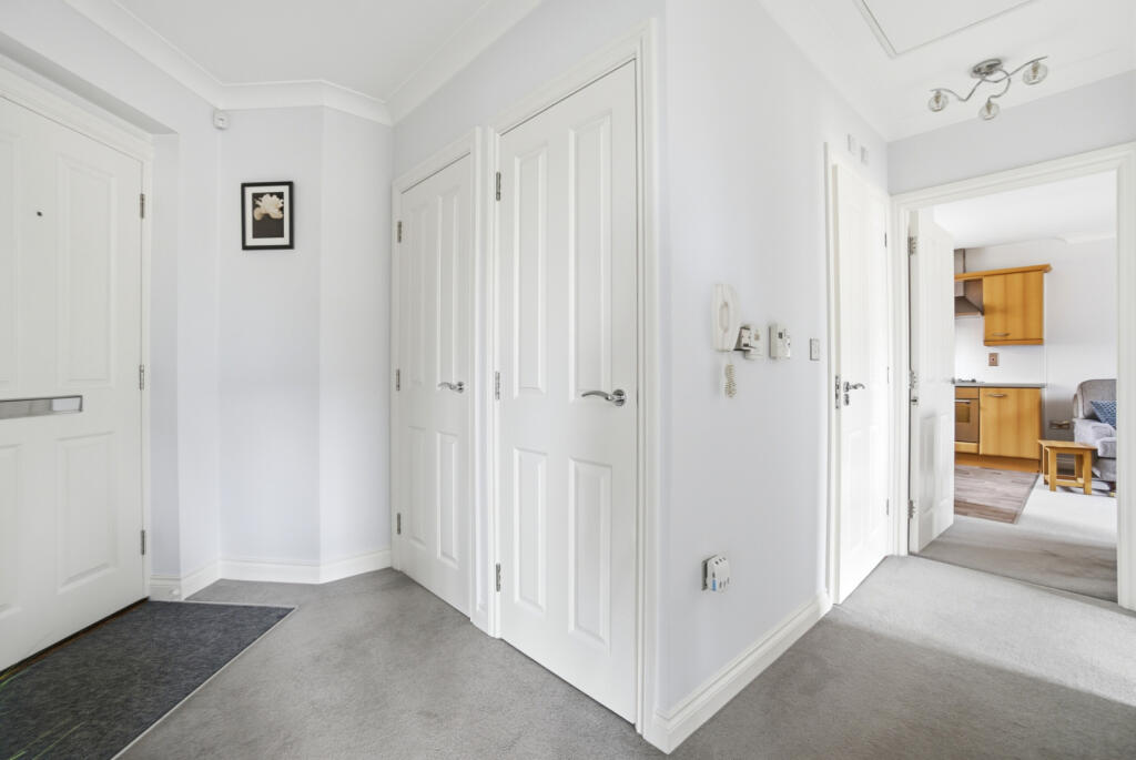 Cavell Drive, Bishop's Stortford, Hertfordshire, CM23 photo 3