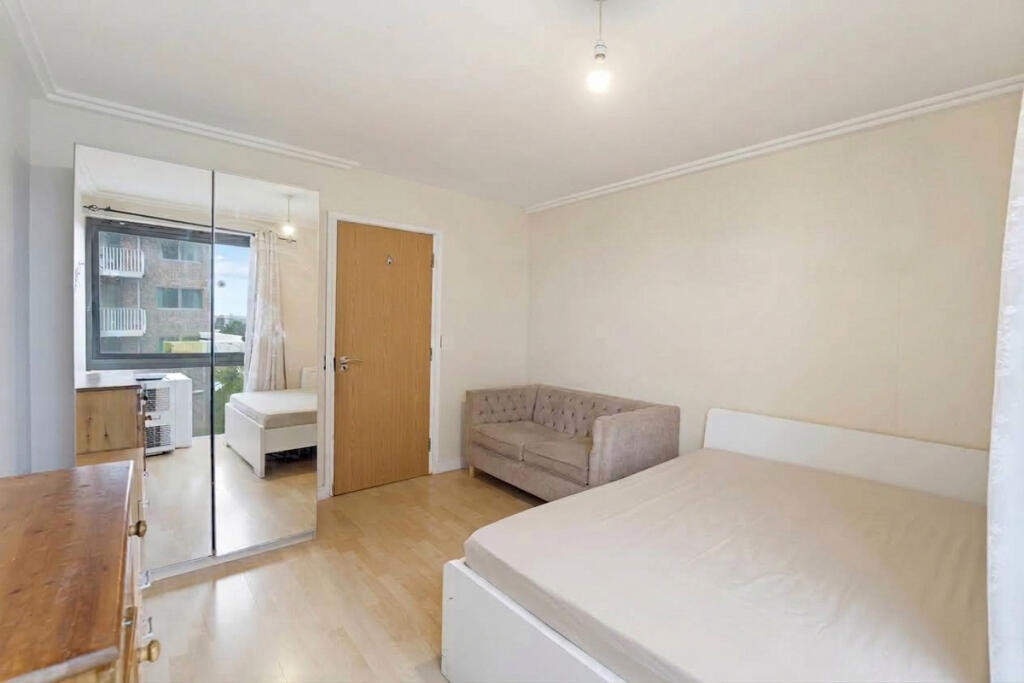 Apartment in London - View 3