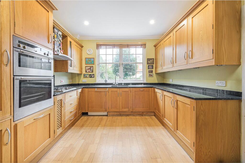 House in London - View 5
