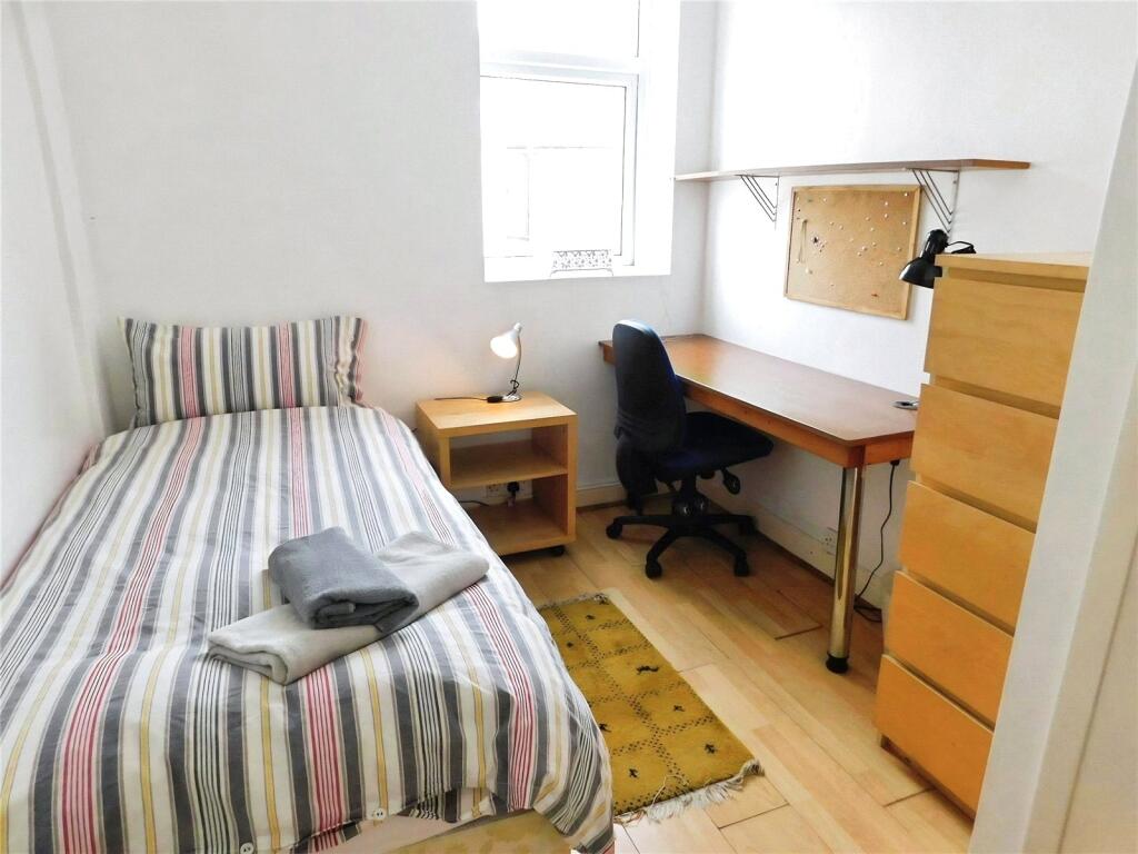 House in Portsmouth - View 4