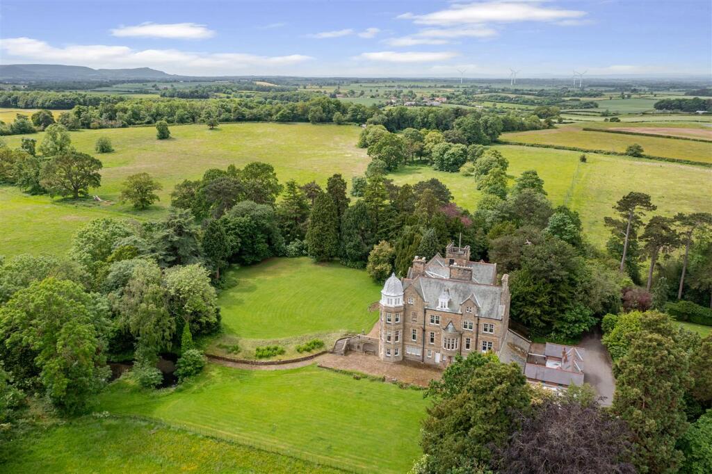 Newham Hall, Stokesley Road, Newby, Middlesbrough TS8 9EA photo 4
