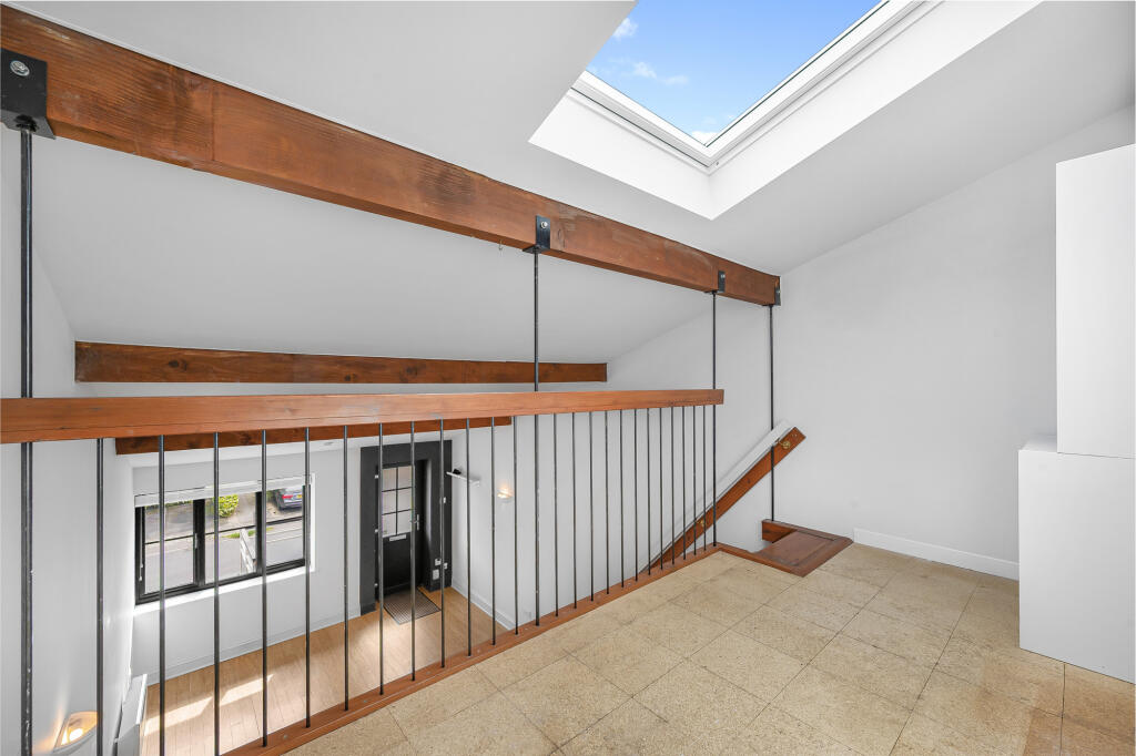 Apartment in London - View 4