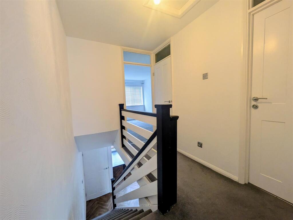 House in Rochester, Frindsbury Extra - More