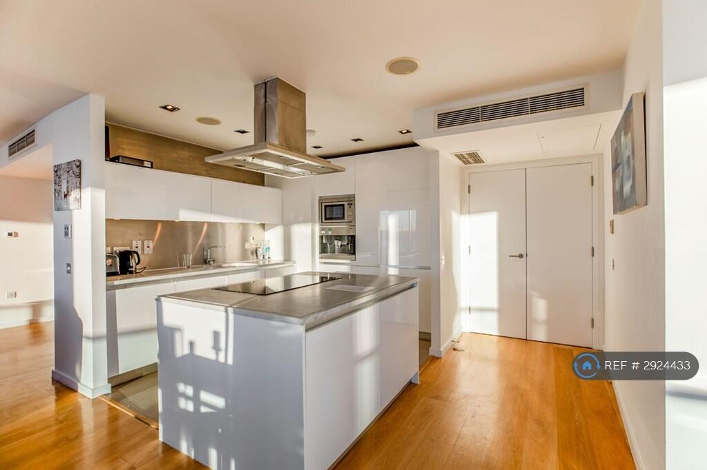 Main image of property: New Providence Wharf, London, E14