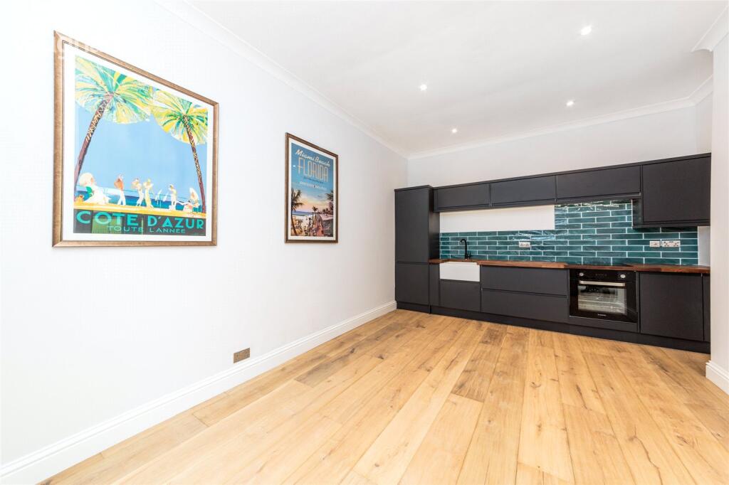 Apartment in Brighton - View 2