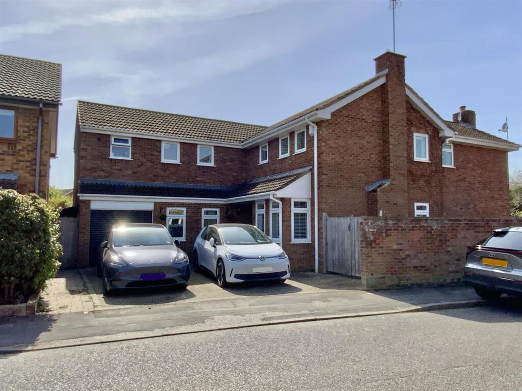Main image of property: Mountsfield Close, Newport Pagnell