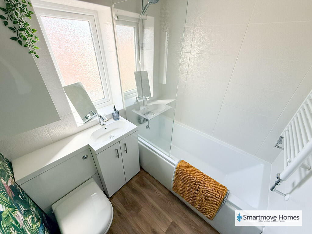 Elmhurst Close, Broadmeadows, South Normanton photo 3