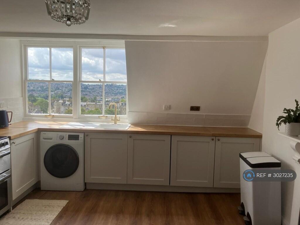 Apartment in Bath - View 3