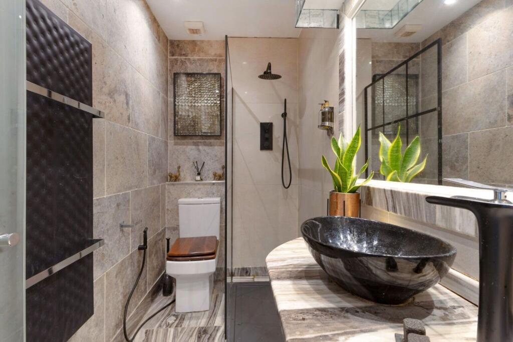 Apartment in London - More